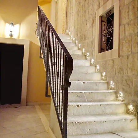 And Desideria Appartement