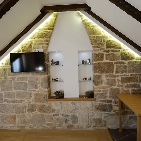 And Desideria Appartement Split