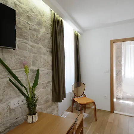 Appartement And Desideria