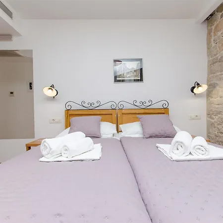 And Desideria Appartement Split