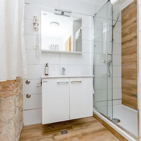 And Desideria Appartement