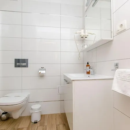Appartement And Desideria *