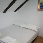 And Desideria Appartement