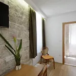 Appartement And Desideria