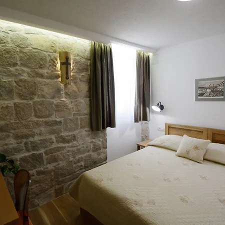 Desideria سبليت