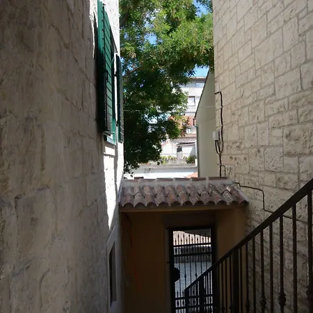 Desideria سبليت