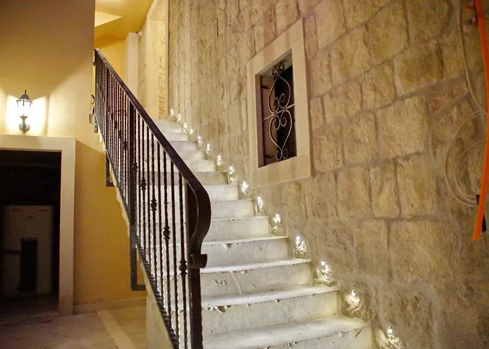 And Desideria شقة