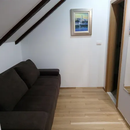 Apartment And Rooms Desideria *