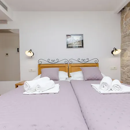 Apartamento And Desideria