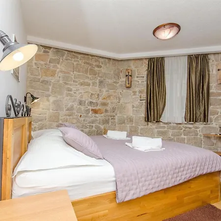 Apartamento And Desideria *